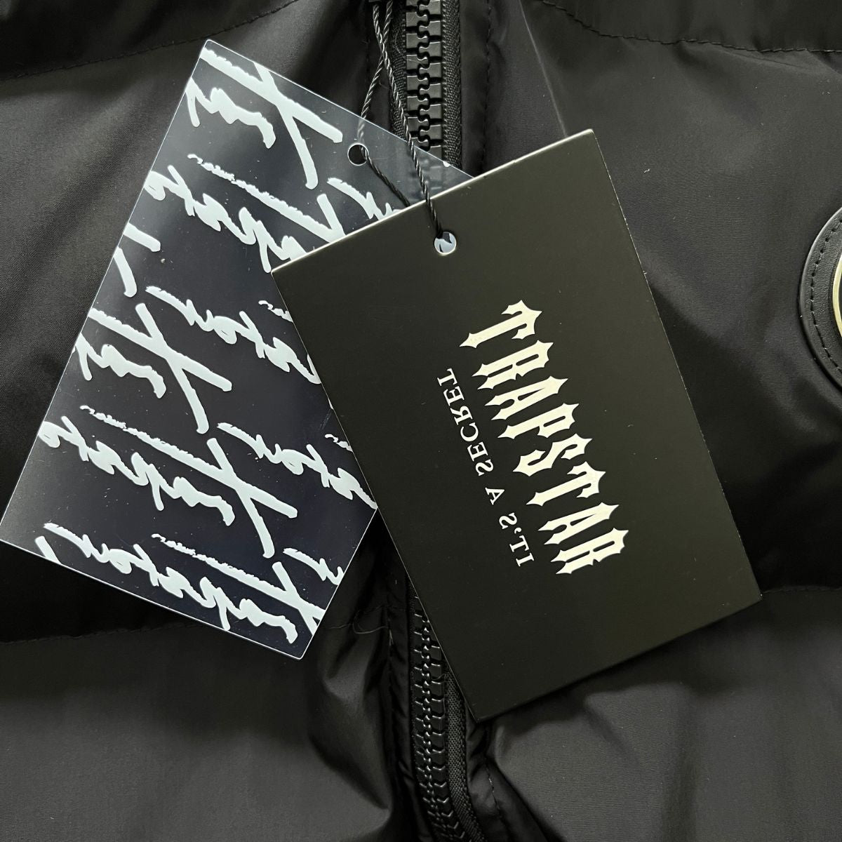 Jaqueta Puffer Trapstar Irongate Black And Red