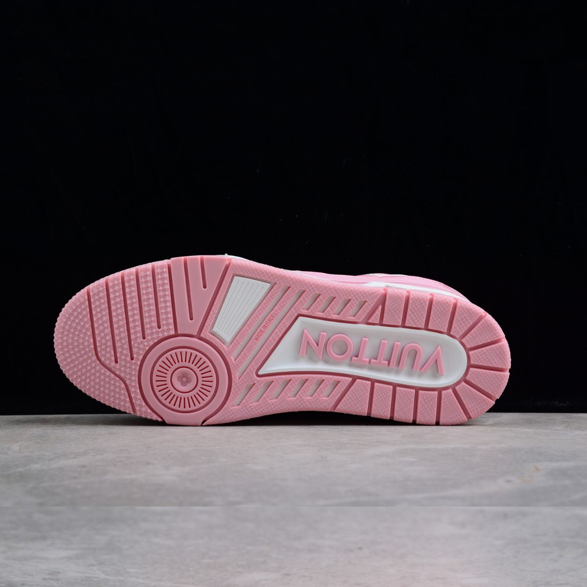 Louis Vuitton Trainer Monogram Pink