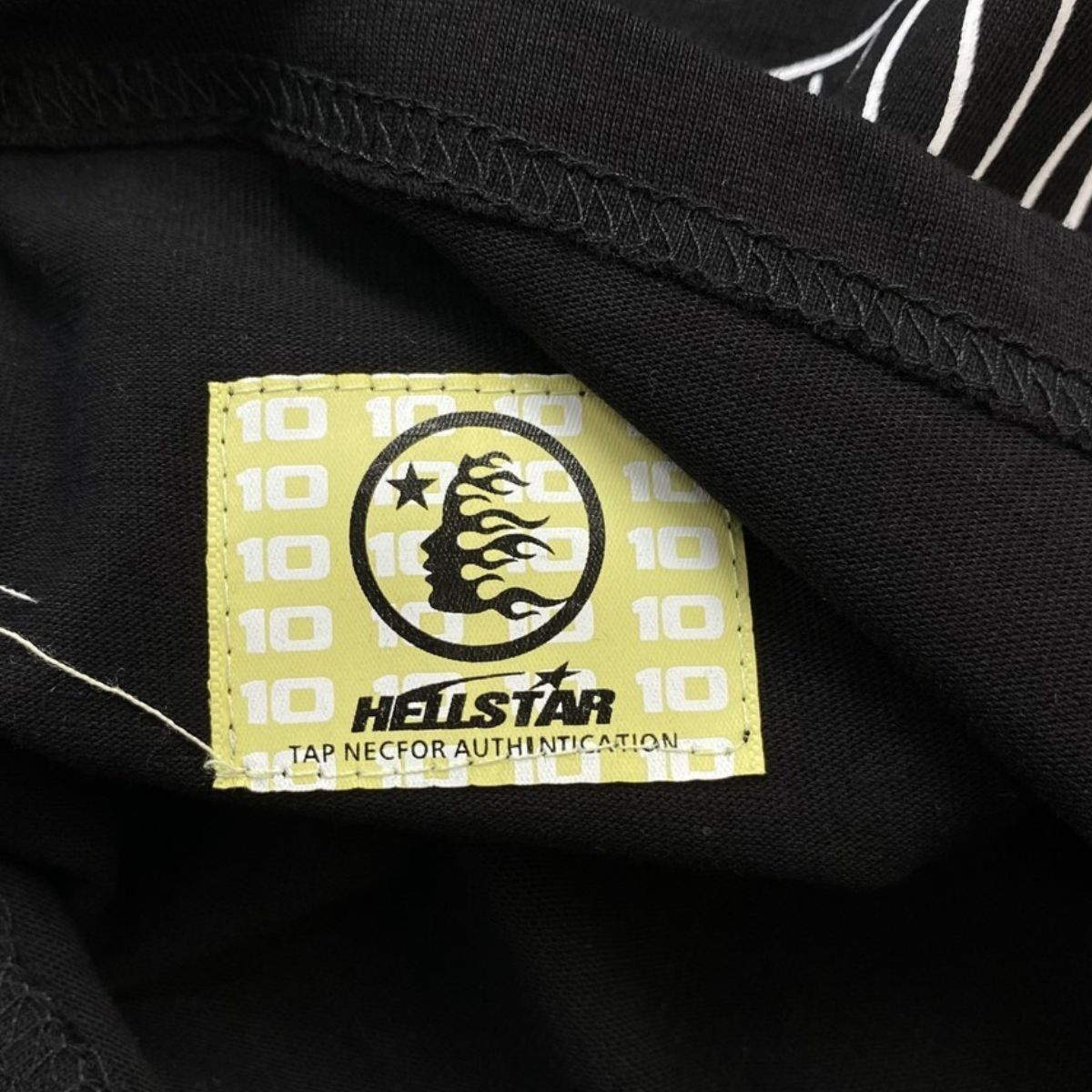 Camiseta Hellstar Sounds Like Heaven Black