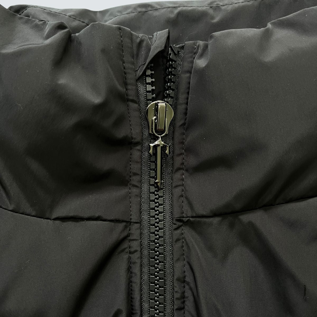 Jaqueta Puffer Trapstar Irongate Black And Red