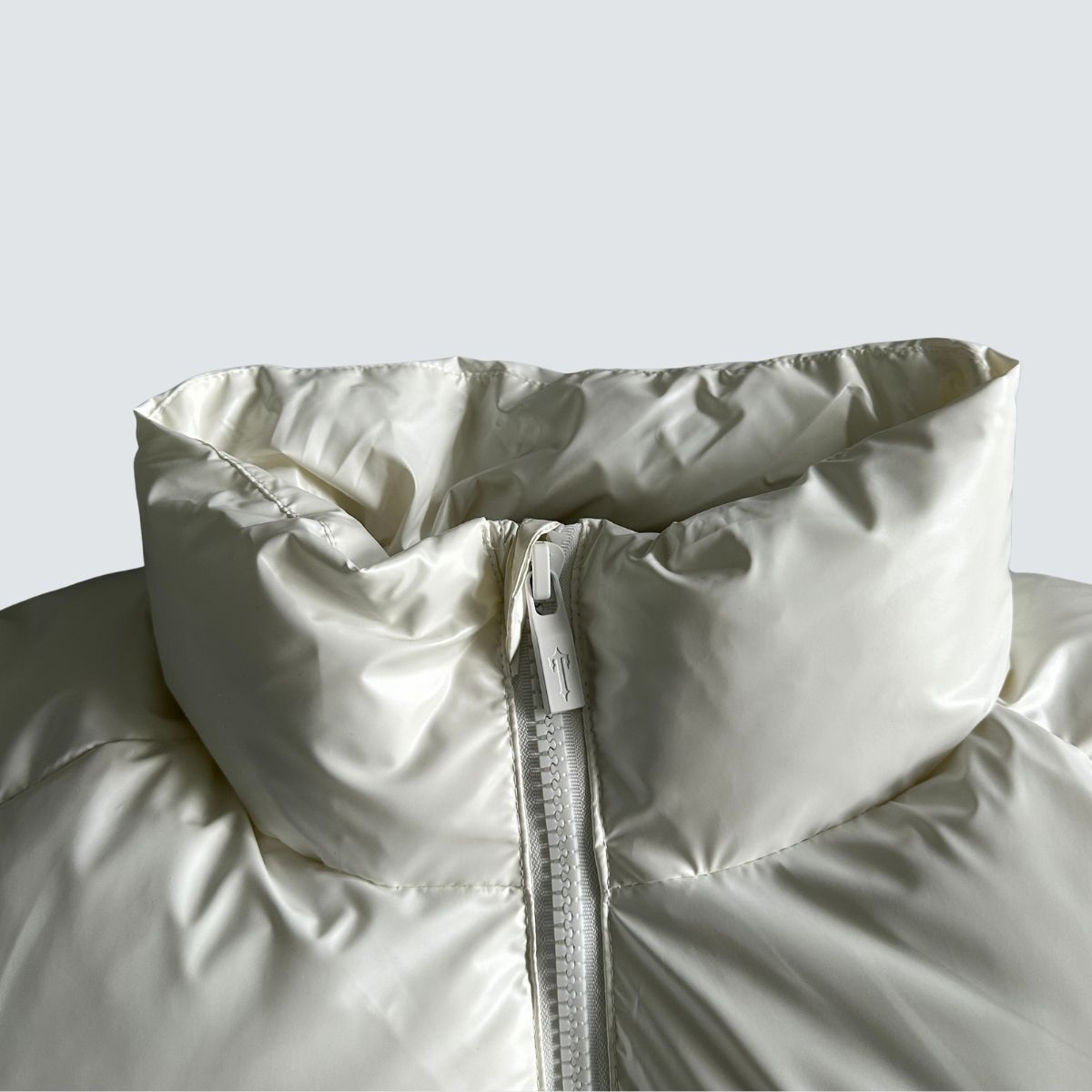 Jaqueta Puffer Trapstar Irongate Embossed White