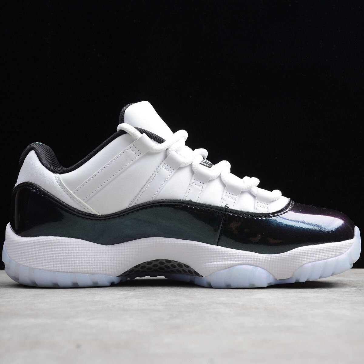 Air Jordan 11 Retro Low Concord