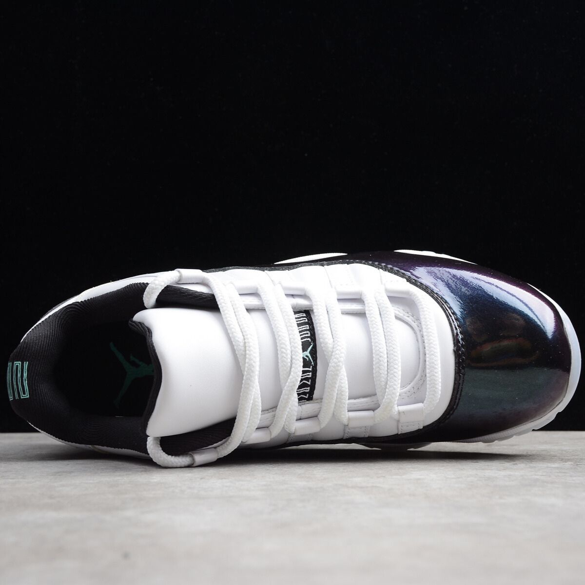 Air Jordan 11 Retro Low Concord