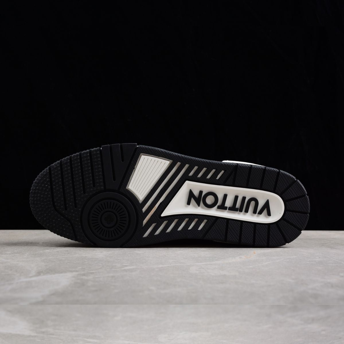 Louis Vuitton Trainer Monogram Black And White