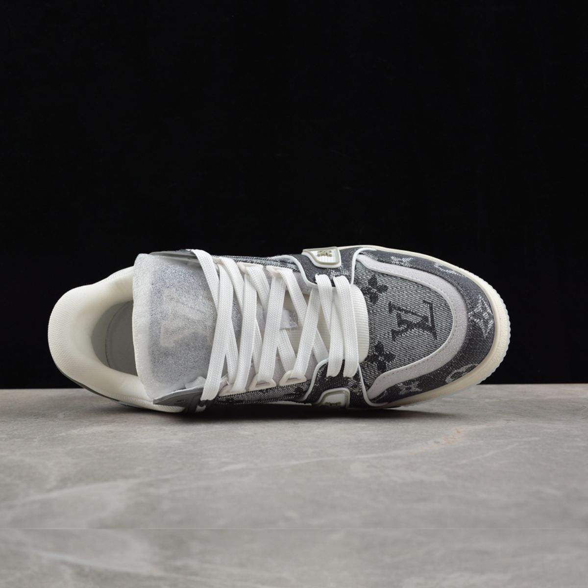 Louis Vuitton Trainer Monogram Denim White And Grey