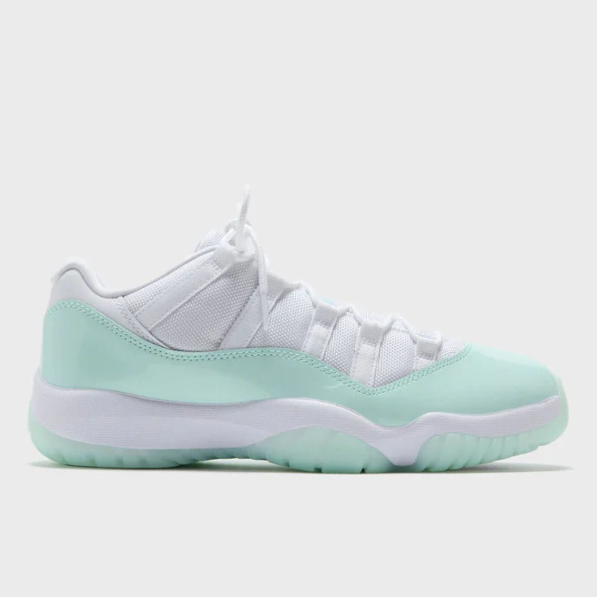 Air Jordan 11 Retro Low White / Igloo