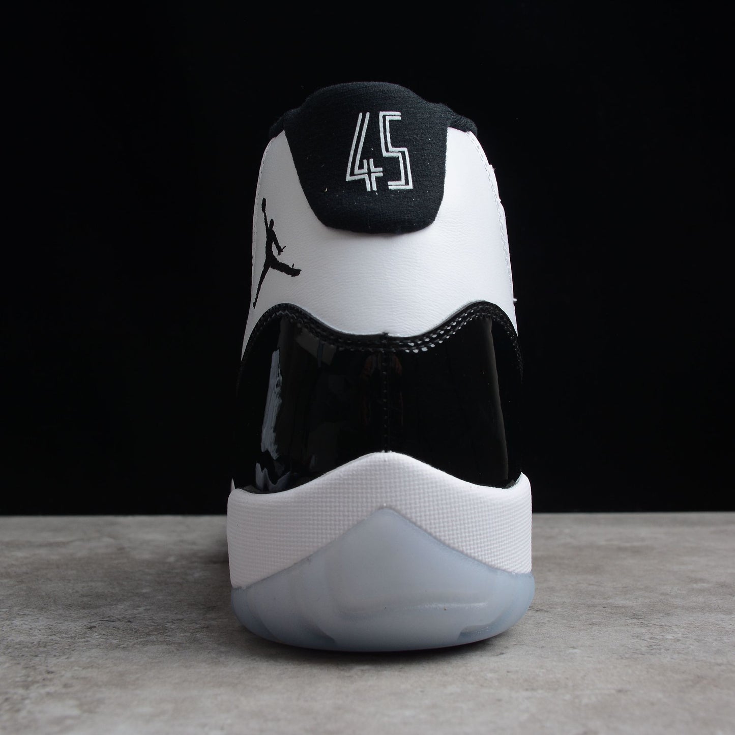 Air Jordan 11 Concord