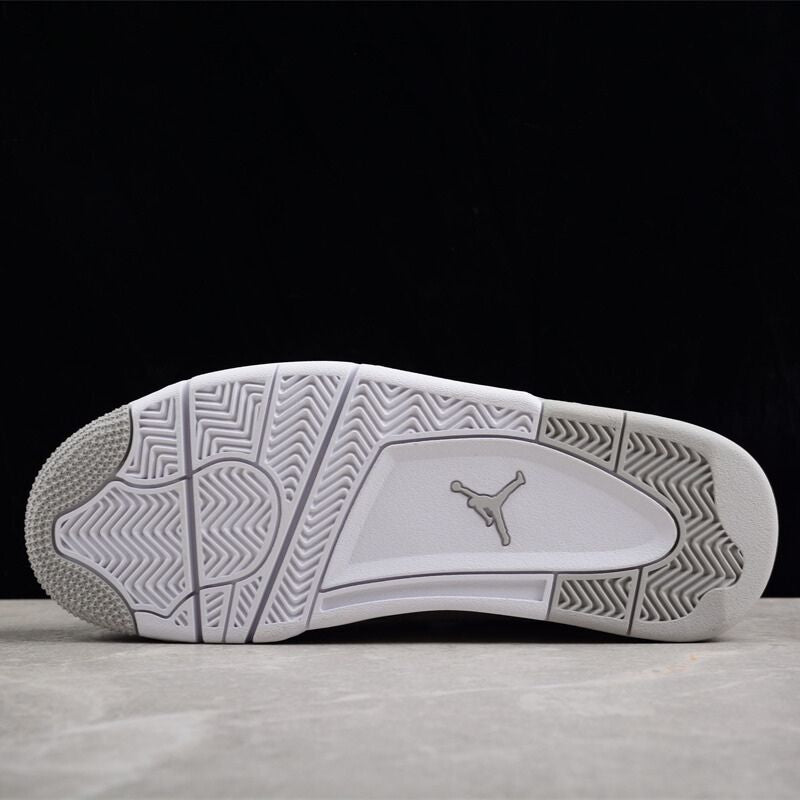 Air Jordan 4 Frozen Moments