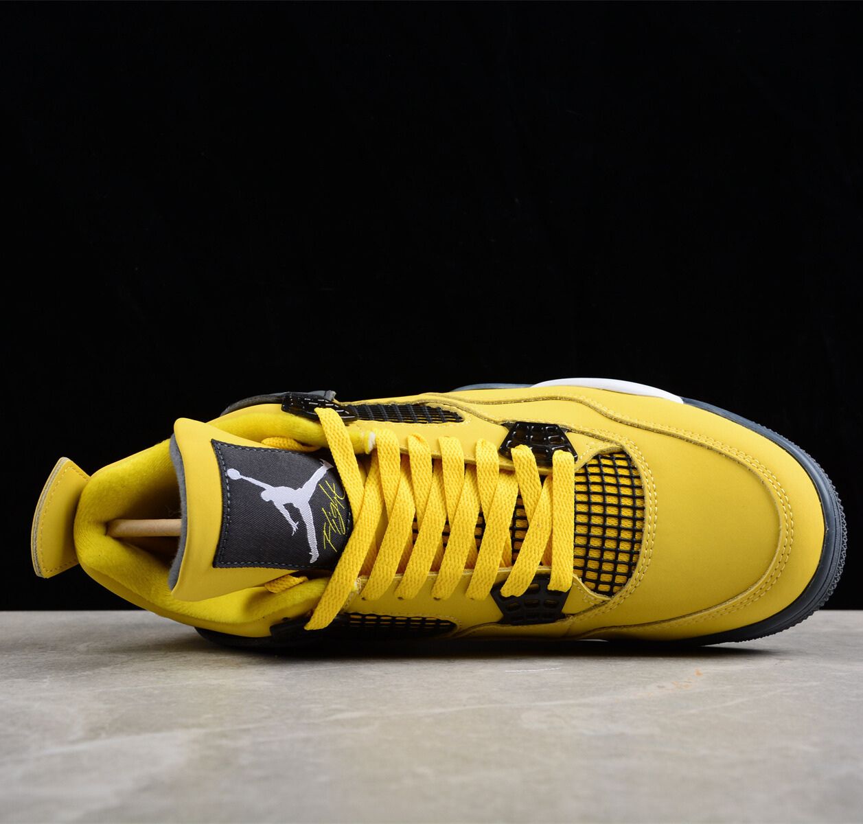 Air Jordan 4 Lightning