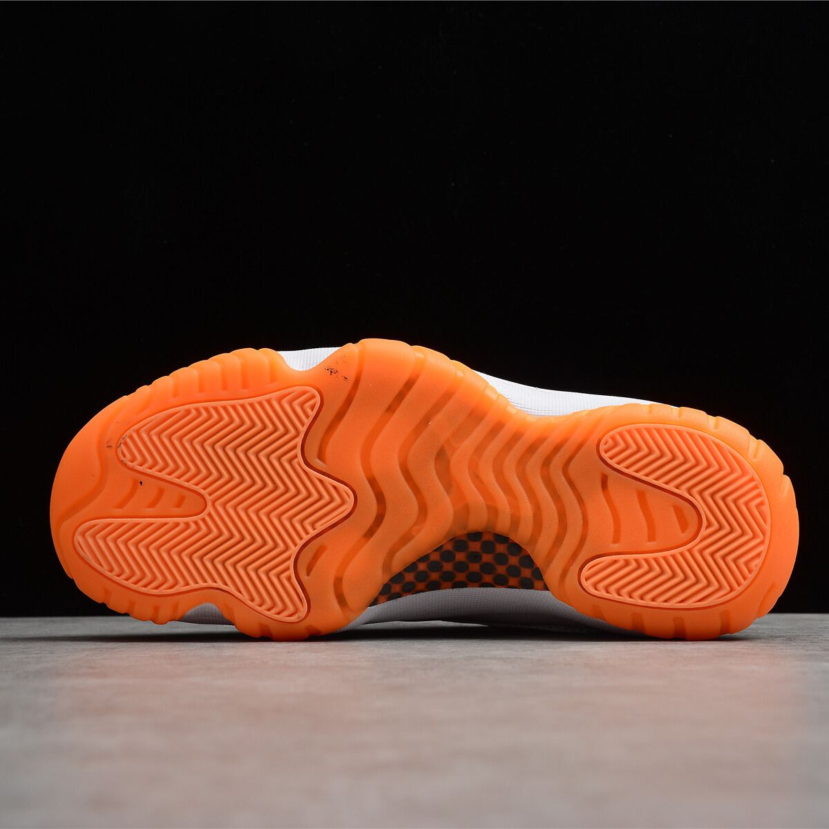 Air Jordan 11 Low Bright Citrus