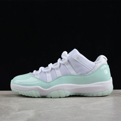 Air Jordan 11 Retro Low White / Igloo