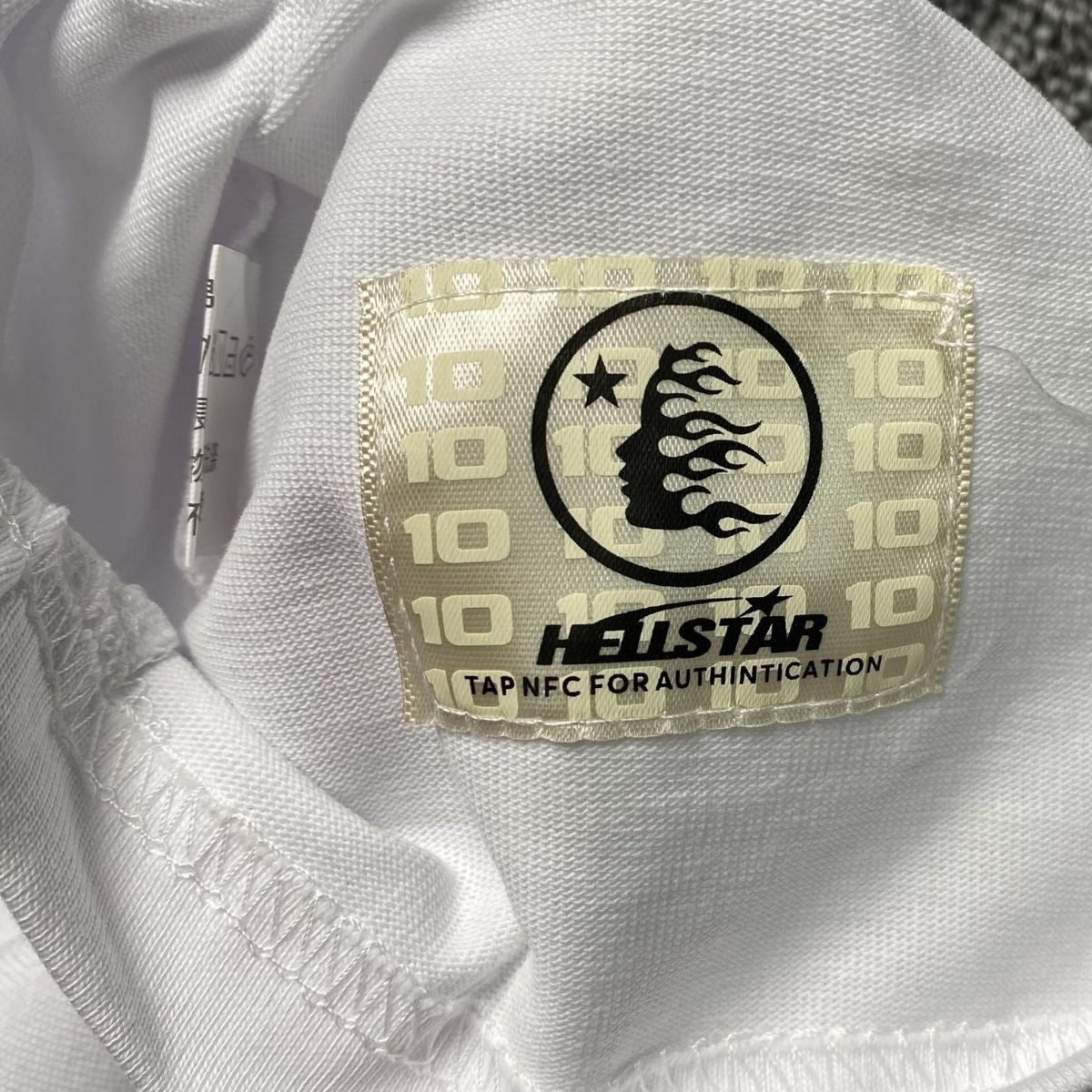 Camiseta Longsleeve Hellstar QR Christ