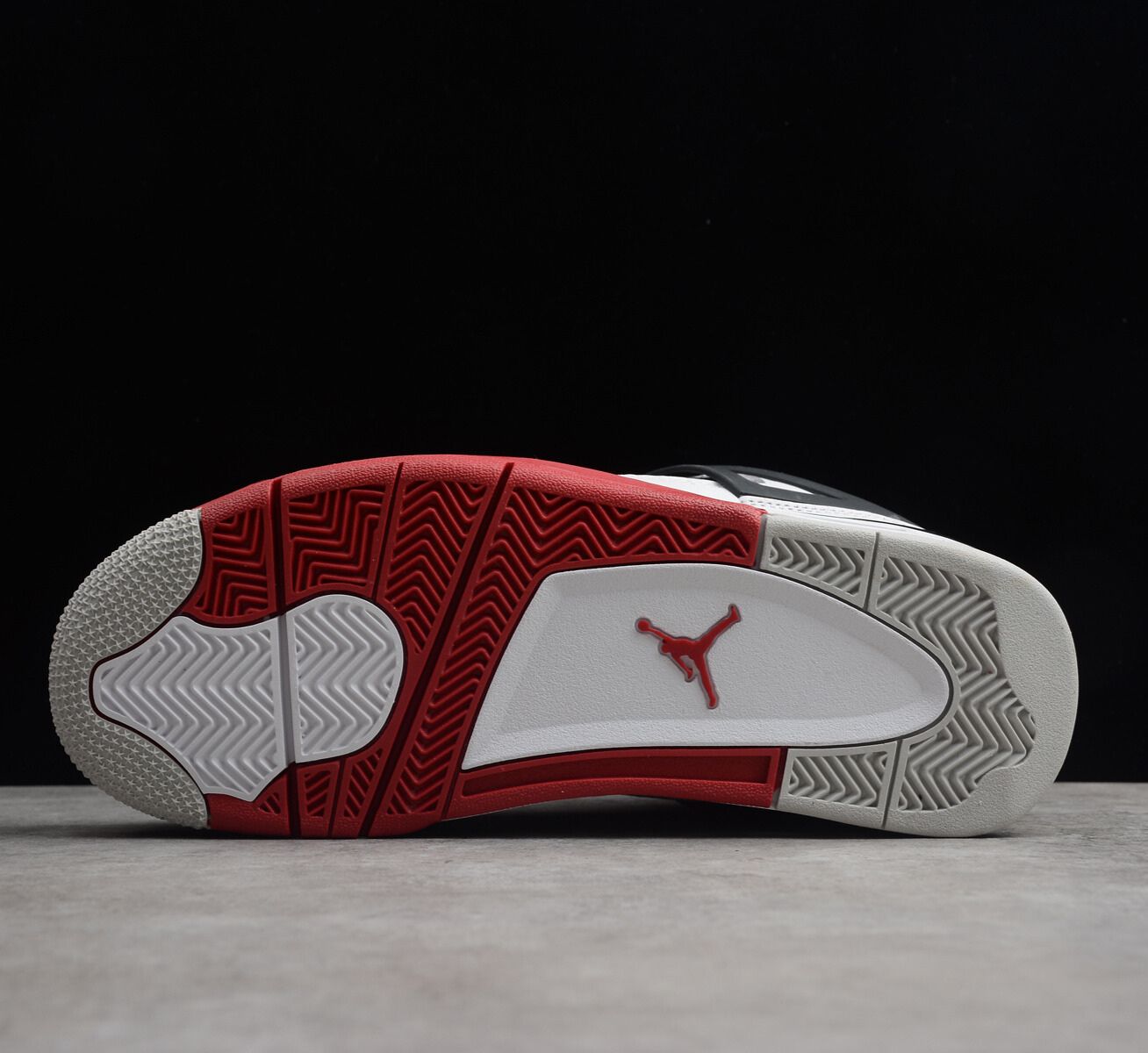 Air Jordan 4 Fire Red