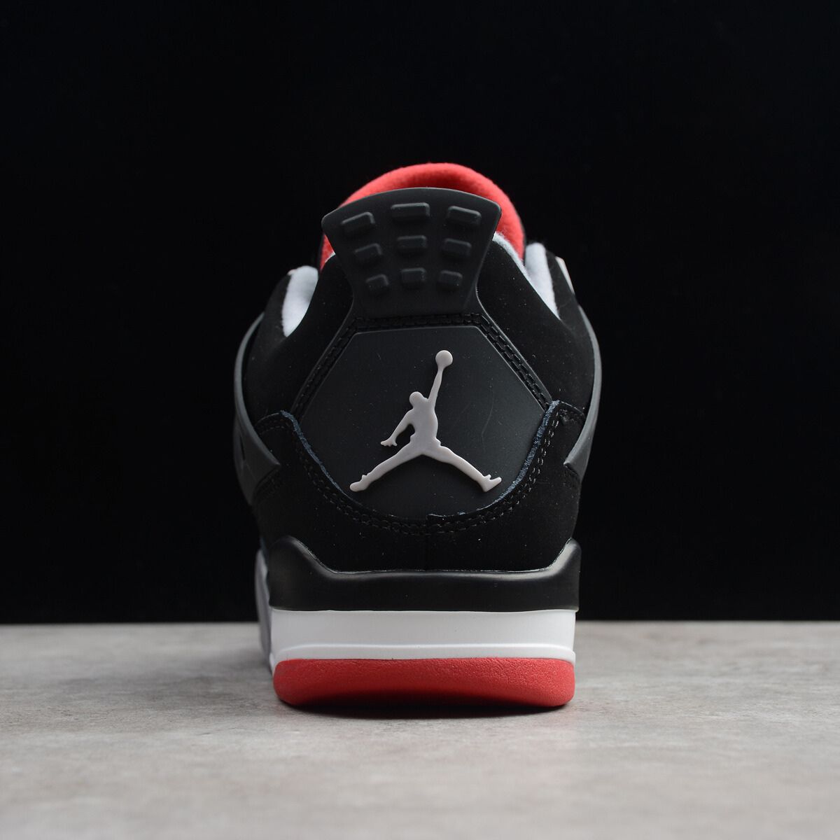 Air Jordan 4 Bred
