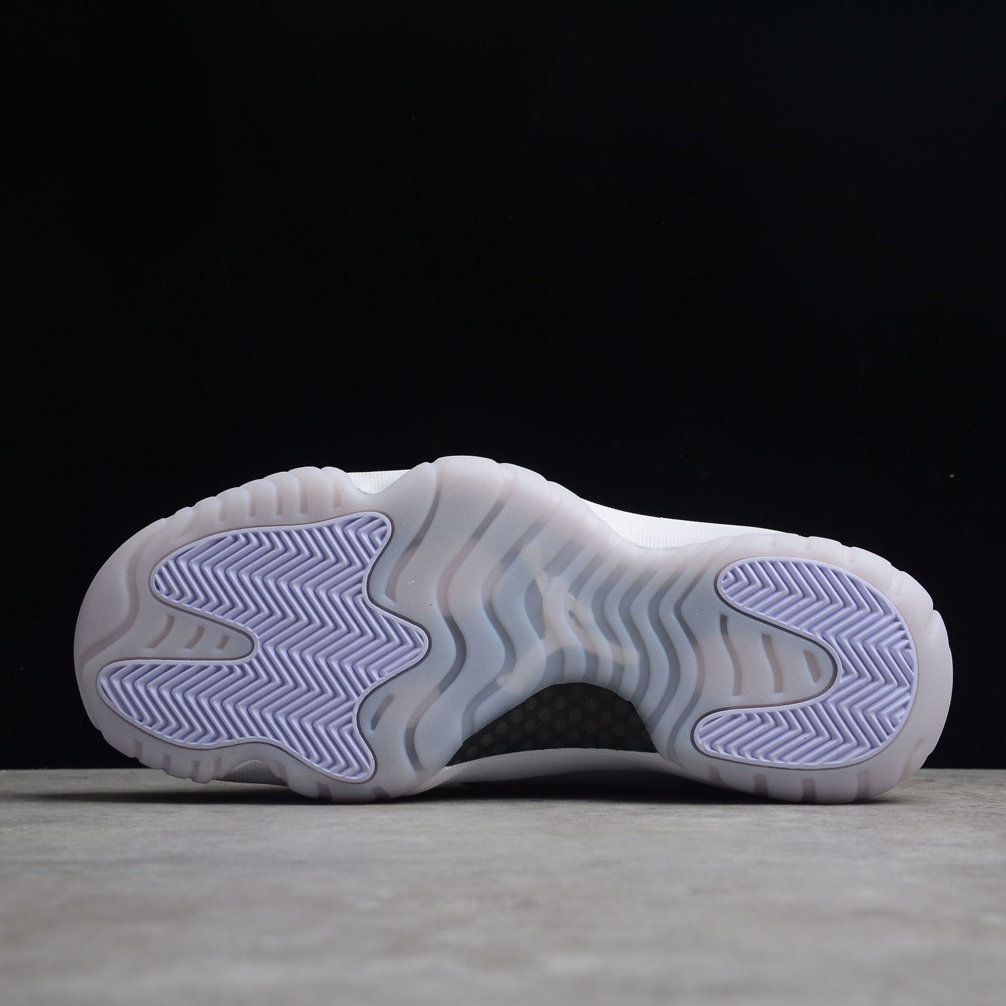 Air Jordan 11 Retro Low Violet Purple