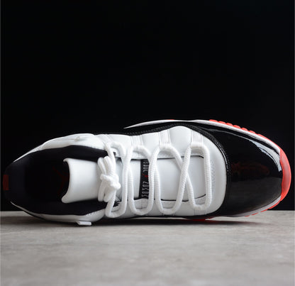 Air Jordan 11 Low Concord Bred