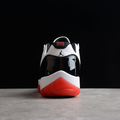 Air Jordan 11 Low Concord Bred