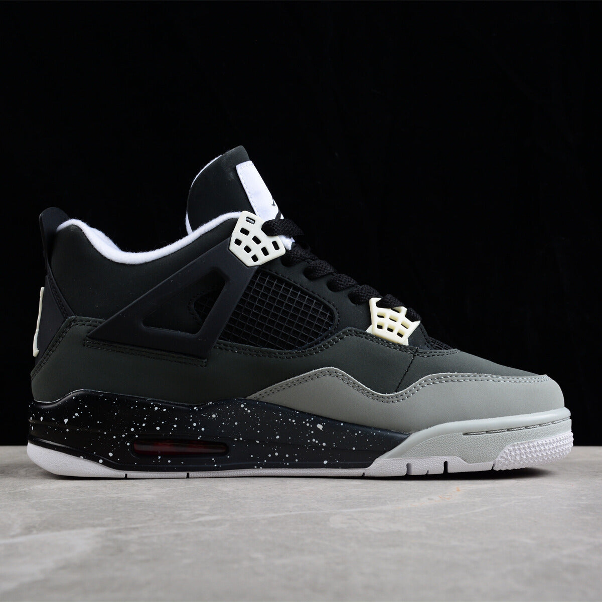 Air Jordan 4 Retro Fear