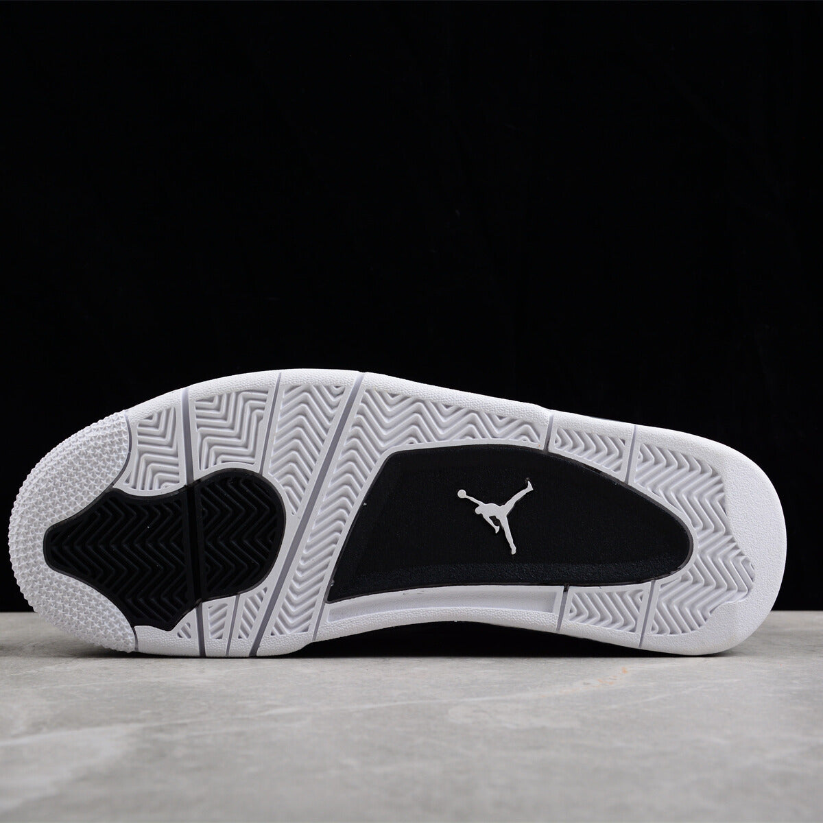 Air Jordan 4 Retro Fear