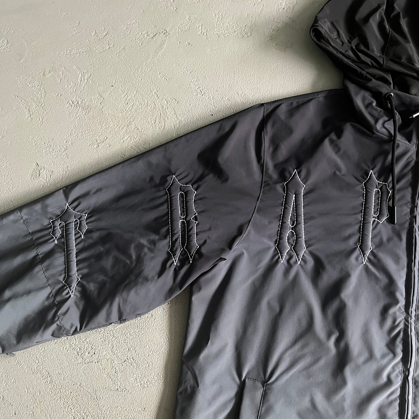 Jaqueta Trapstar Irongate 2.0 Black And Grey